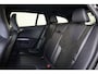 Volvo V60 T3 R-Design - Verwarmde voorstoelen - Parkeersensoren achter - Navigatie - Volvo On Call - Cruise control - High Performance audio - Standkachel - 18' LMV