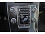 Volvo V60 T3 R-Design - Verwarmde voorstoelen - Parkeersensoren achter - Navigatie - Volvo On Call - Cruise control - High Performance audio - Standkachel - 18' LMV
