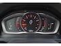 Volvo V60 T3 R-Design - Verwarmde voorstoelen - Parkeersensoren achter - Navigatie - Volvo On Call - Cruise control - High Performance audio - Standkachel - 18' LMV