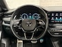 Skoda Octavia Combi 1.0 e-TSI Sportline Automaat (PANORAMADAK, KUIPSTOELEN, VIRTUAL COCKPIT, APPLE CARPLAY, ZWART HEMEL, STOELVERWARMING, GETINT GLAS, KEYLESS, SFEERVERLICHTING, NIEUWSTAAT)