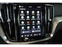 Volvo V60 T8 Plug-in hybrid AWD Ultra Dark | Head-Up Display | Panoramadak | 360° Parkeercamera | Privacy Glass | Stoelverwarming | Stuurwielverwarming | 19'' Lichtmetalen velgen | Google Infotainment | Parkeersensoren voor + achter
