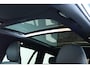 Volvo V60 T8 Plug-in hybrid AWD Ultra Dark | Head-Up Display | Panoramadak | 360° Parkeercamera | Privacy Glass | Stoelverwarming | Stuurwielverwarming | 19'' Lichtmetalen velgen | Google Infotainment | Parkeersensoren voor + achter