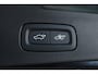 Volvo V60 T8 Plug-in hybrid AWD Ultra Dark | Head-Up Display | Panoramadak | 360° Parkeercamera | Privacy Glass | Stoelverwarming | Stuurwielverwarming | 19'' Lichtmetalen velgen | Google Infotainment | Parkeersensoren voor + achter
