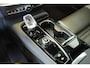 Volvo V60 T8 Plug-in hybrid AWD Ultra Dark | Head-Up Display | Panoramadak | 360° Parkeercamera | Privacy Glass | Stoelverwarming | Stuurwielverwarming | 19'' Lichtmetalen velgen | Google Infotainment | Parkeersensoren voor + achter