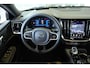 Volvo V60 T8 Plug-in hybrid AWD Ultra Dark | Head-Up Display | Panoramadak | 360° Parkeercamera | Privacy Glass | Stoelverwarming | Stuurwielverwarming | 19'' Lichtmetalen velgen | Google Infotainment | Parkeersensoren voor + achter
