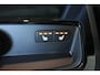 Volvo V60 T8 Plug-in hybrid AWD Ultra Dark | Head-Up Display | Panoramadak | 360° Parkeercamera | Privacy Glass | Stoelverwarming | Stuurwielverwarming | 19'' Lichtmetalen velgen | Google Infotainment | Parkeersensoren voor + achter