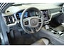 Volvo V60 T8 Plug-in hybrid AWD Ultra Dark | Head-Up Display | Panoramadak | 360° Parkeercamera | Privacy Glass | Stoelverwarming | Stuurwielverwarming | 19'' Lichtmetalen velgen | Google Infotainment | Parkeersensoren voor + achter
