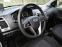 Hyundai i20 1.2i 86pk 4-Cil. 5-deurs Airco SCHADE DEUR EXPORT / HANDELSAUTO