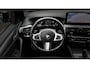 BMW 5-Serie Touring 520i High Executive | M-Sport | Leer | Camera