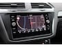 Volkswagen Tiguan 1.5 TSI 150pk DSG ACT Highline Business R | R-Line | Trekhaak Wegklapbaar | 19" Velgen