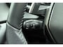 Peugeot 2008 1.2 Hybrid 145 Allure | Climate & Cruise Control | Parkeersensoren voor + achter | AppleCarplay/Android Auto |