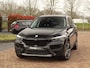BMW X1 sDrive20i Sportif | All-Black | Uniek | Custom | 19 inch | Nav