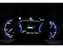 Toyota RAV4 2.5 Hybrid AWD Bi-Tone | 1650kg trekgewicht! | Electrische Achterklep | Parkeersensoren rondom | Camera | Draadloos Telefoonladen | 10 Jaar Garantie |