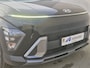 Hyundai Kona 1.6 GDI HEV Comfort Smart / Fabrieksgarantie tot 1-2030 / Stuur- & Stoel verwarming / Achteruitrijcamera / Apple Carplay Android Auto / Keyless Entry/Start / Adaptief cruise control / Draadloze telefoon lader / Climate control /