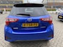 Toyota Yaris 1.5 Hybrid Bi-Tone Navi, Climate & Cruise control. Hoge instap zeer nette auto.