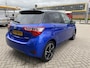 Toyota Yaris 1.5 Hybrid Bi-Tone Navi, Climate & Cruise control. Hoge instap zeer nette auto.