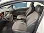 Opel Corsa 1.2-16V Sport / OPC / AIRCO / RIJDT SCHAKELT GOED