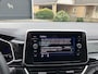 Volkswagen T-Roc 1.5 TSI 2 X R-Line Edition DSG IQ-LIGHT , AFN TREKHAAK , CAMERA PDC , NAVIGATIE , ADATIVE CRUISE , ALL SEASON , DONKER GLASS , EGR STOEL .
