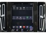 Volvo XC40 T5 Recharge R-Design - IntelliSafe Assist & Surround - Adaptieve LED koplampen - Parkeercamera achter - Verwarmde voorstoelen & stuur - Parkeersensoren voor & achter - Elektr. bedienb. voorstoelen met geheugen links - Draadloze tel. lader - Extra getint glas - Elektr. inklapbare trekhaak - 19' LMV