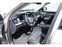 Volvo XC90 T8 Automaat Plug-in hybrid AWD Ultra Dark | Semi elektrische trekhaak | Panoramadak | Premium Audio by Bowers en Wilkins | Luchtvering | Vewarmbare voorstoelen met massagefunctie en ventilatie | Verwarmbare achterbank met geïntregeerde kinderzitjes | Gelaagde Zijruiten