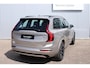 Volvo XC90 T8 Automaat Plug-in hybrid AWD Ultra Dark | Semi elektrische trekhaak | Panoramadak | Premium Audio by Bowers en Wilkins | Luchtvering | Vewarmbare voorstoelen met massagefunctie en ventilatie | Verwarmbare achterbank met geïntregeerde kinderzitjes | Gelaagde Zijruiten