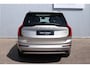 Volvo XC90 T8 Automaat Plug-in hybrid AWD Ultra Dark | Semi elektrische trekhaak | Panoramadak | Premium Audio by Bowers en Wilkins | Luchtvering | Vewarmbare voorstoelen met massagefunctie en ventilatie | Verwarmbare achterbank met geïntregeerde kinderzitjes | Gelaagde Zijruiten