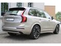 Volvo XC90 T8 Automaat Plug-in hybrid AWD Ultra Dark | Semi elektrische trekhaak | Panoramadak | Premium Audio by Bowers en Wilkins | Luchtvering | Vewarmbare voorstoelen met massagefunctie en ventilatie | Verwarmbare achterbank met geïntregeerde kinderzitjes | Gelaagde Zijruiten