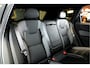 Volvo XC60 2.0 T6 AWD 293kW/399pk Aut8 MJ'26 Plug-in Ultra Black Edition LUCHTVERING + HARMAN/KARDON + PANORAMADAK + BLIS + EL.TREKHAAK + HEAD-UP + PILOT ASSIST + V&A STOEL-&STUURVERWARMING + ADAPT.CRUISE + SPORTSTOELEN + GOOGLE + 360 CAMERA + 21" LM-VELGEN!!
