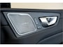 Volvo XC60 2.0 T6 AWD 293kW/399pk Aut8 MJ'26 Plug-in Ultra Black Edition LUCHTVERING + HARMAN/KARDON + PANORAMADAK + BLIS + EL.TREKHAAK + HEAD-UP + PILOT ASSIST + V&A STOEL-&STUURVERWARMING + ADAPT.CRUISE + SPORTSTOELEN + GOOGLE + 360 CAMERA + 21" LM-VELGEN!!