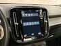 Volvo XC40 1.5 T5 Recharge R-Design 262Pk automaat (PANORAMADAK, APPLE CARPLAY, LEDER/ALCANTARA, CAMERA, KEYLESS, SPORTSTOELEN, ZWART HEMEL, NIEUWE APK, NIEUWSTAAT)