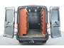 Ford Transit 350 2.2 TDCI L2H2 Ambiente 3-zits, Airco, Verwarmde Voorruit, Navigatie, Bluetooth, Cruise, Trekhaak