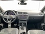 Volkswagen Tiguan Allspace 1.5 TSI R-Line 7p. Pano.dak Stoelverw. Carplay Business+