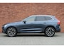 Volvo XC60 T6 Plug-in hybrid AWD Ultra Bright | Actieve Luchtvering | Bowers&Wilkins Geluidsinstallatie | Massage Functie in de voorstoelen | Stuurwiel/stoelen voor verwarmbaar | Geventileerde stoelen voor | Panoramisch dak met schuif-/kantel functie | 21'' Lichtmetalen velgen | 360 graden camera | Head-Up display | Adaptieve cruise control |