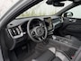 Volvo XC60 2.0 T6 Plug-in hybrid AWD Ultra Black Edition | Harman Kardon Audio | Head-up Display | 360 Graden Camera | Panoramadak | Lichtmetalen Velgen 21 inch | Elektrisch Verstelbare Voorstoelen | Keyless Entry | BLIS