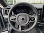 Volvo XC60 2.0 T6 Plug-in hybrid AWD Ultra Black Edition | Harman Kardon Audio | Head-up Display | 360 Graden Camera | Panoramadak | Lichtmetalen Velgen 21 inch | Elektrisch Verstelbare Voorstoelen | Keyless Entry | BLIS