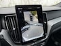Volvo XC60 2.0 T6 Plug-in hybrid AWD Ultra Black Edition | Harman Kardon Audio | Head-up Display | 360 Graden Camera | Panoramadak | Lichtmetalen Velgen 21 inch | Elektrisch Verstelbare Voorstoelen | Keyless Entry | BLIS