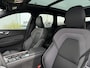 Volvo XC60 2.0 T6 Plug-in hybrid AWD Ultra Black Edition | Harman Kardon Audio | Head-up Display | 360 Graden Camera | Panoramadak | Lichtmetalen Velgen 21 inch | Elektrisch Verstelbare Voorstoelen | Keyless Entry | BLIS