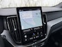 Volvo XC60 2.0 T6 Plug-in hybrid AWD Ultra Black Edition | Harman Kardon Audio | Head-up Display | 360 Graden Camera | Panoramadak | Lichtmetalen Velgen 21 inch | Elektrisch Verstelbare Voorstoelen | Keyless Entry | BLIS