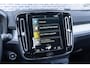 Volvo XC40 1.5 T4 Recharge R-Design Expression | Plug-in Hybrid (PHEV) | Achteruitrijcamera | Stoelverwarming | BLIS | Cruise Control Adaptief | Elektrische Achterklep | Keyless Entry | Trekhaak | Navigatie | Apple Carplay | Android Auto