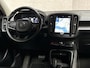 Volvo XC40 1.5 T3 163Pk Automaat (APPLE CARPLAY, GROOT NAVI, CAMERA, TREKHAAK, SPORTSTOELEN, PARKEERSENSOREN, LANE ASSIST, LED KOPLAMPEN, NIEUWSTAAT)