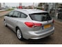 Ford Focus Wagon 1.0-125pk EcoBoost Mild-hybrid Titanium. Mooie, ruime, luxe en comfortabele Ford Focus wagon. Volautm. airco dual, camera, easy entry/easy go, stoel-, stuur- en voorraamverw., cruise control, Isofix, side- en lane assist, parkeersensoren v+a, LM wielen etc.