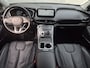 Hyundai Santa Fe 1.6 T-GDI PHEV Premium Sky 7P automaat / 7 persoons / Accu SOH 100% / Dealer onderhouden / Afneembare trekhaak / Head Up Display / Trekgewicht 1350 kg / Glazen schuif- en kanteldak / Stuur- Stoel & Achterbankverwarming /