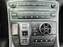 Hyundai Santa Fe 1.6 T-GDI PHEV Premium Sky 7P automaat / 7 persoons / Accu SOH 100% / Dealer onderhouden / Afneembare trekhaak / Head Up Display / Trekgewicht 1350 kg / Glazen schuif- en kanteldak / Stuur- Stoel & Achterbankverwarming /