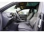 Porsche Macan 4 100 kWh Panoramadak / Passenger Display / RS Spyder Velgen