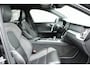 Volvo V60 B3 Automaat R-Design | Sportstoelen | Harman Kardon | Adaptieve Bochtverlichting | 19'' Lichtmetalen Velgen | Adaptieve Cruise Control | BLIS Dodehoekdetectie | 360 Graden Camera | Verwarmbare Voorstoelen