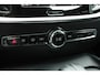 Volvo V60 B3 R-Design | Sportstoelen | Harman Kardon | Adaptieve Bochtverlichting | 19'' Lichtmetalen Velgen | Adaptieve Cruise Control | BLIS Dodehoekdetectie | 360 Graden Camera | Verwarmbare Voorstoelen