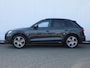 Audi Q5 50 TFSI e S edition | Verwarmbaar voorruit | Leder | Rode stiksels | Trekhaak | HUD | Elektr. vers. voorstoelen + memory | Keyless | Sfeerverlichting | Stoelverw. v+a |