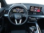 Audi Q5 50 TFSI e S edition | Verwarmbaar voorruit | Leder | Rode stiksels | Trekhaak | HUD | Elektr. vers. voorstoelen + memory | Keyless | Sfeerverlichting | Stoelverw. v+a |