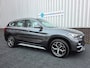 BMW X1 XDrive20i High Executive | Trekhaak | LED | Navigatie | HUD | Camera | Cruise Control | Elek. Achterklep