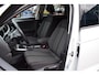 Volkswagen T-Roc 1.0 TSI Life Airco Lichtmetaal Trekhaak Navi